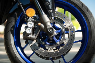 Triumph Street Triple 765 rs Yamaha MT 09 SP detalles 23