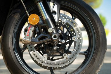 Triumph Street Triple 765 rs Yamaha MT 09 SP detalles 5