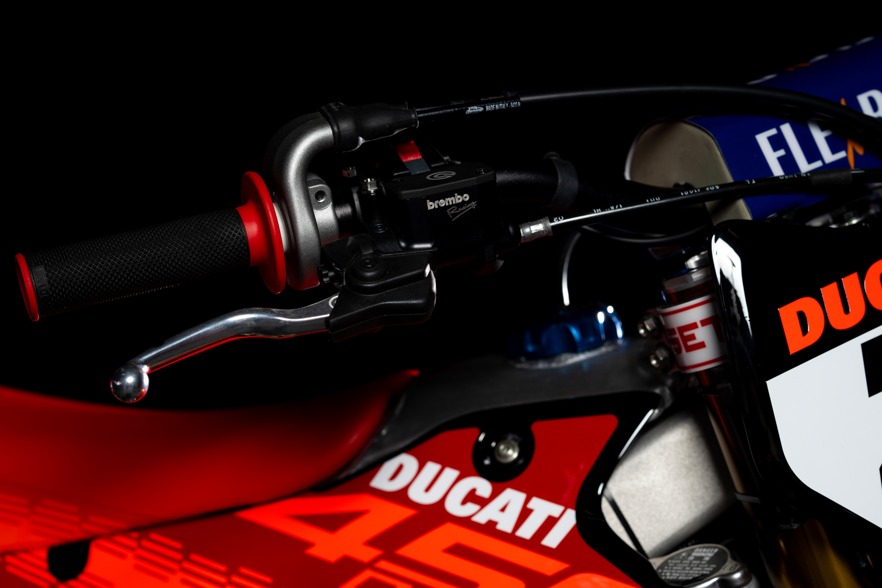 Ducati-Desmo450-MX-2024-Factory-Cairoli-