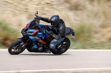 bmw m 1000 xr 2024 3