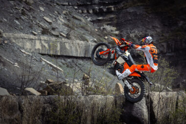 KTM 300 EXC Hardenduro 2025 accion14