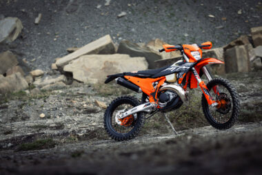 KTM 300 EXC Hardenduro 2025 estaticas1