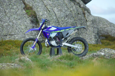 Sherco enduro Factory 2T 2025 estaticas7