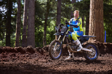 Yamaha YZ450F Monster Energy 2025 accion14