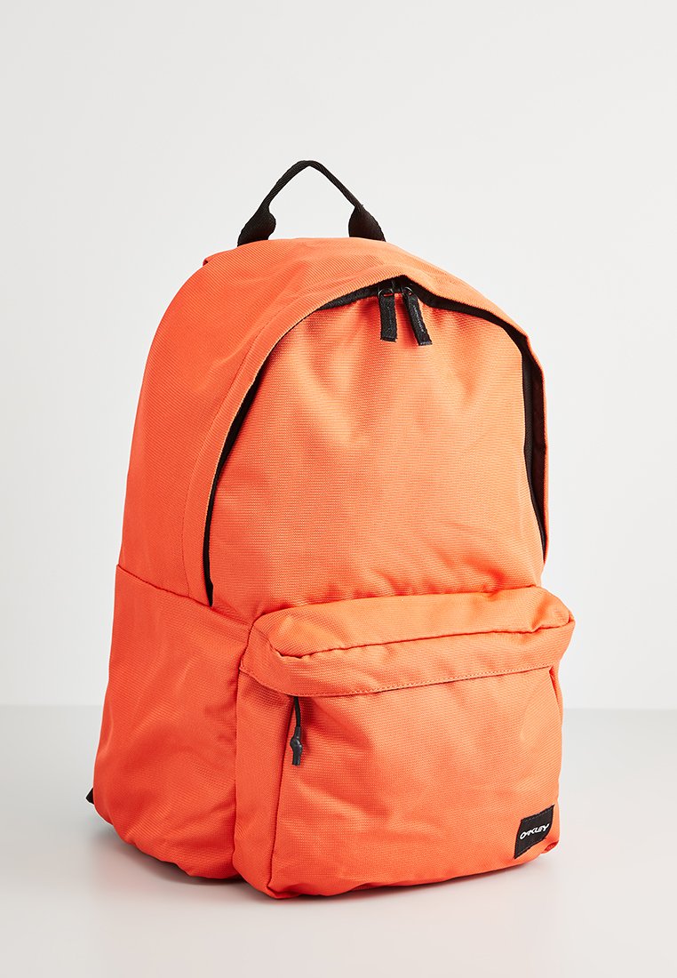 Mochila Oakley Cordura por 9€ en Zalando Privé