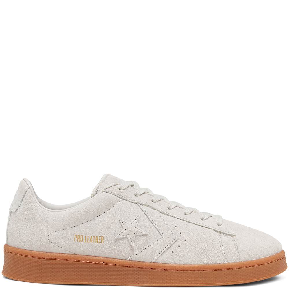 Final Club Pro Leather Low Top for just £37.49