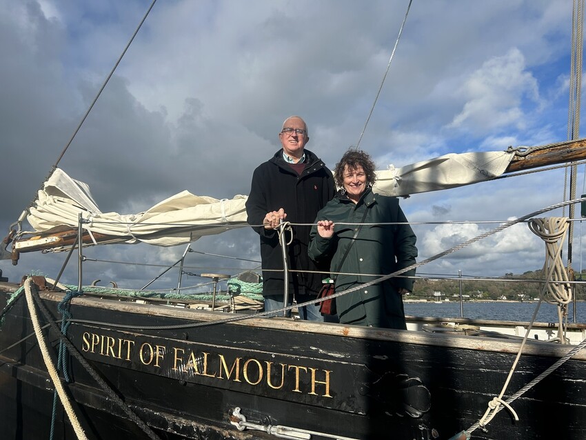 Lodge of Love and Honour No 75 Donates £400 to Veterans Charity Turn to Starboard.