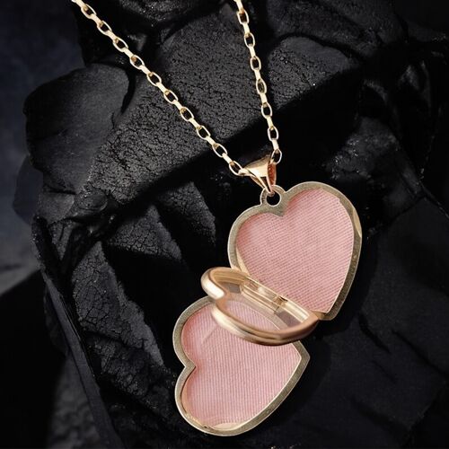 9ct yellow gold love heart locket