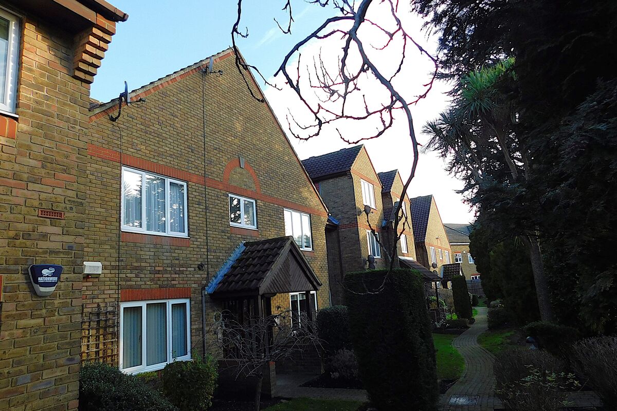 Kempton Court, Sunbury