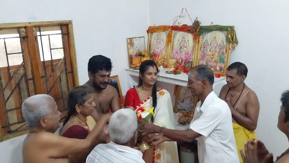 பிரசித்திபெற்ற திருக்கேதீச்சர ஆலய கொடிச்சீலைக்கு காளாஞ்சி வழங்கல்