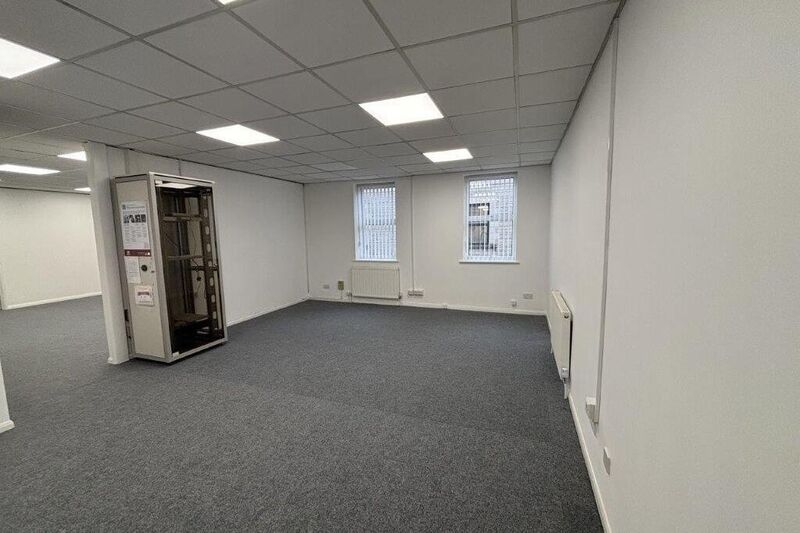 First Floor offices - Kidlington - 1167 sq ft (108 sq m) - TO LET 