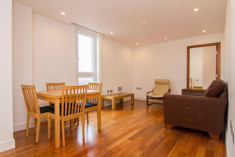 HAYES APARTMENTS CARDIFF CITY CENTRE FURNISHED ONE BEDROOM APARTMENT