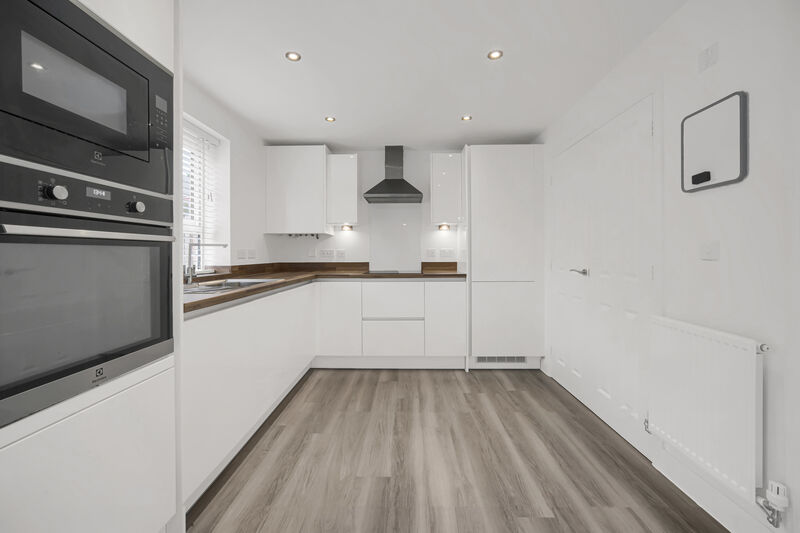 CLOS GLASCOED DINAS POWYS UNFURNISHED THREE BEDROOM DETACHED HOUSE WITH GARAGE 