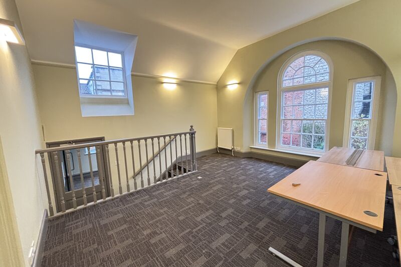 Offices - Oxford - 390 sq ft (36 sq m) - TO LET