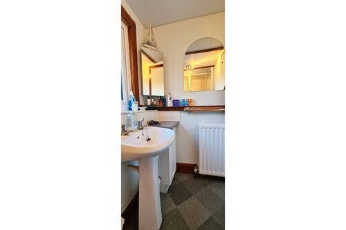 Upper Flat, Cherrybank Cottage, 71 1/2 Ardbeg Road, Rothesay, Isle of Bute, PA20 0NN