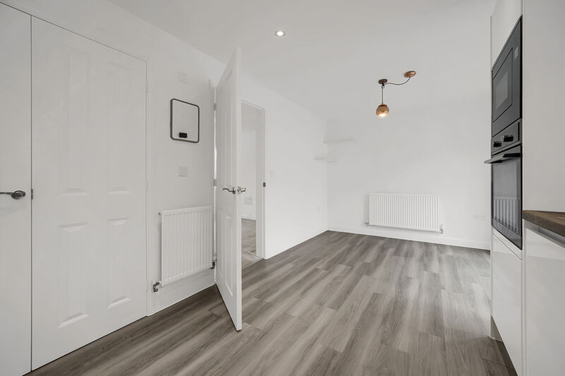 CLOS GLASCOED DINAS POWYS UNFURNISHED THREE BEDROOM DETACHED HOUSE WITH GARAGE 