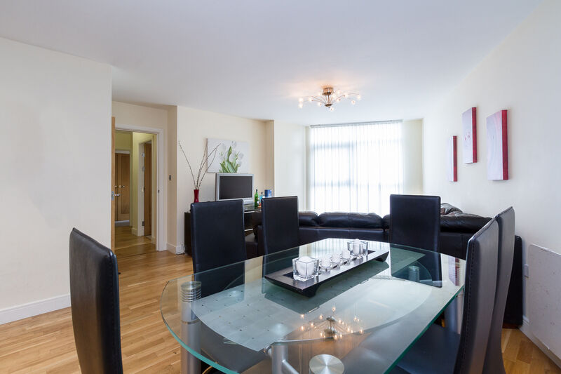 ALTOLUSSO CARDIFF CITY CENTRE FULLY FURNISHED TWO BEDROOM APARTMENT WITH PARKING