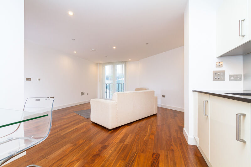 HAYES APARTMENTS CARDIFF CITY CENTRE FULLY FURNISHED APARTMENT