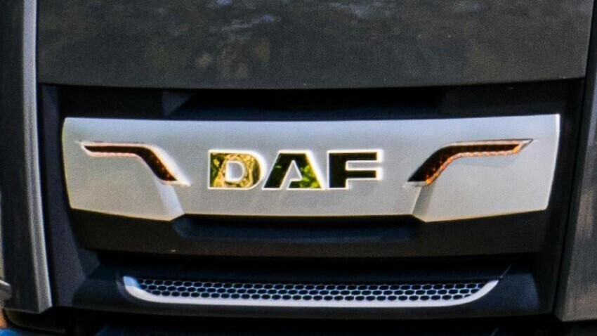 DAF lorry badge