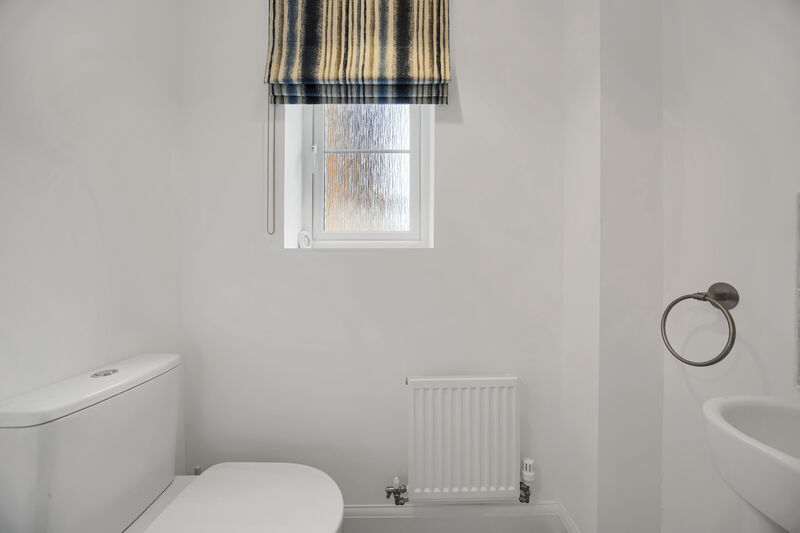 CLOS GLASCOED DINAS POWYS UNFURNISHED THREE BEDROOM DETACHED HOUSE WITH GARAGE 