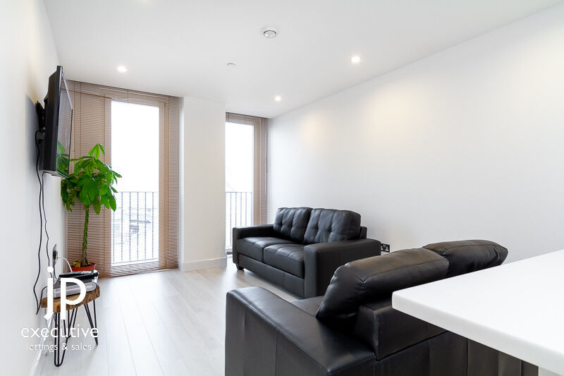 HAYES APARTMENTS CARDIFF CITY CENTRE FURNISHED TWO BEDROOM APARTMENT