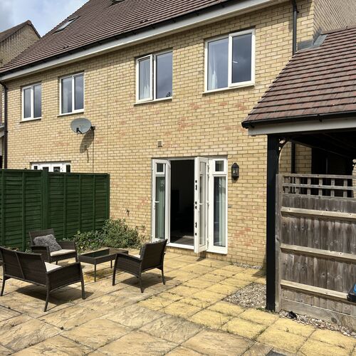 NEWTON LEYS - 3 BEDROOM 2 BATHROOM TOWNHOUSE - GARDEN