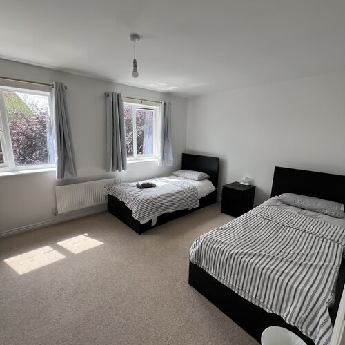 NEWTON LEYS - 3 BEDROOM 2 BATHROOM TOWNHOUSE - GARDEN