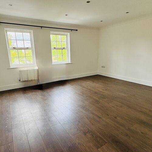 BROUGHTON - 2 BEDROOM - 2 BATHROOM APARTMENT