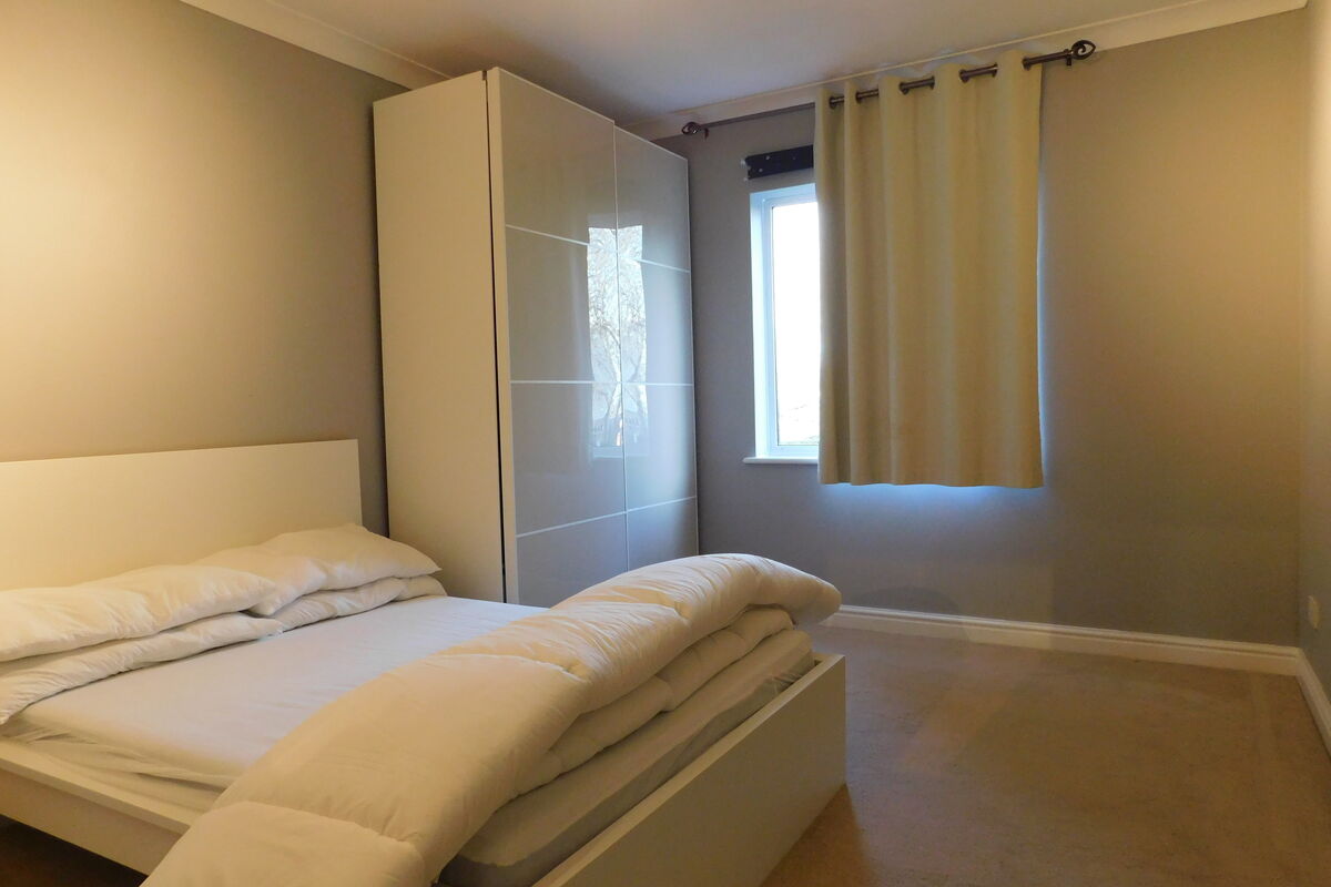 Kempton Court, Sunbury