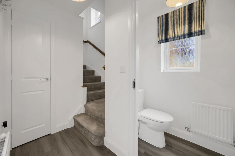 CLOS GLASCOED DINAS POWYS UNFURNISHED THREE BEDROOM DETACHED HOUSE WITH GARAGE 