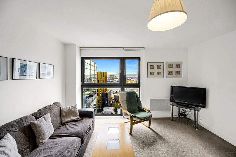 LANDMARK PLACE CARDIFF CITY CENTRE FURNISHED TWO BEDROOM APARTMENT WITH PARKING