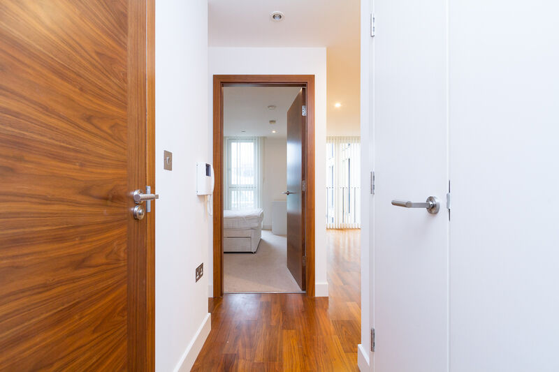 HAYES APARTMENTS CARDIFF CITY CENTRE FULLY FURNISHED APARTMENT