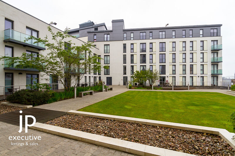 HAYES APARTMENTS CARDIFF CITY CENTRE FURNISHED TWO BEDROOM APARTMENT