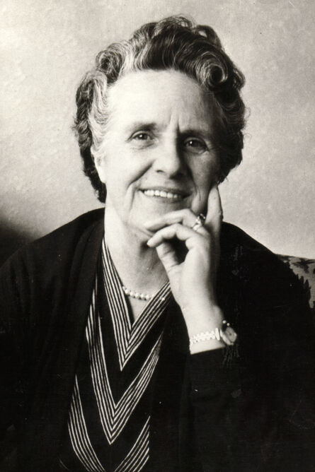 Estelle Roberts - Fifty Years a Medium