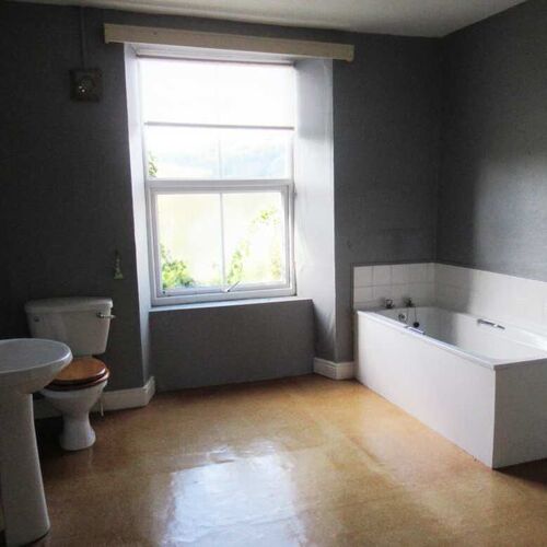 Flat 1 4 Heol Pentrerhedyn