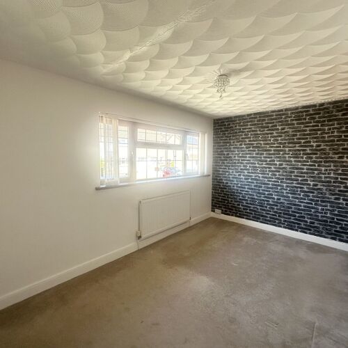 Winslade Avenue, Tonyrefail, CF39 8NW