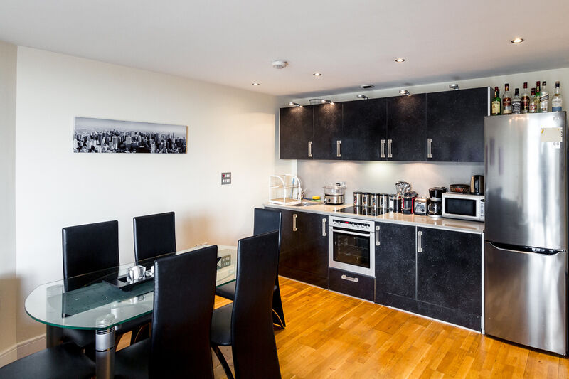 ALTOLUSSO CARDIFF CITY CENTRE FULLY FURNISHED TWO BEDROOM APARTMENT WITH PARKING