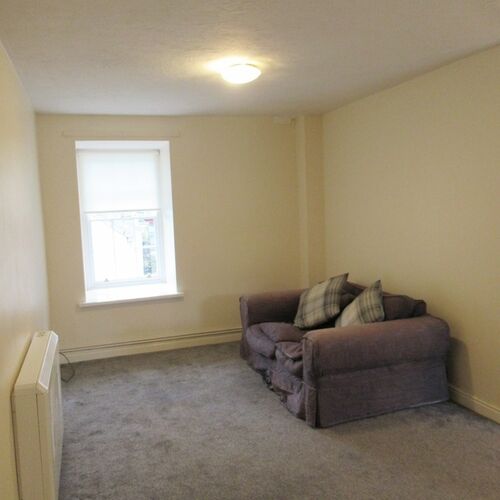 Flat 7, Golden Lion   