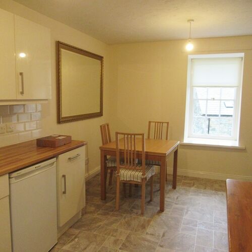 Flat 7, Golden Lion   
