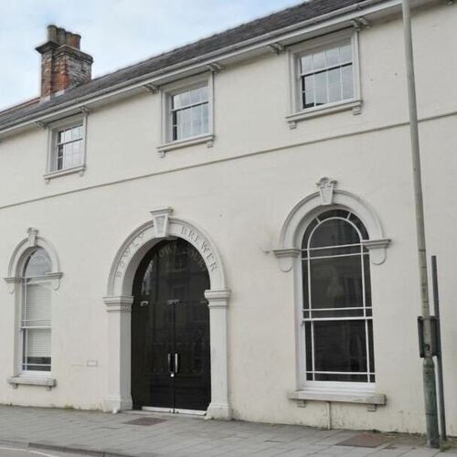 One & Two Bedroom Apartments To Let