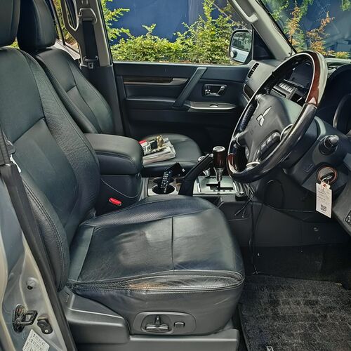 MITSHUBISHI Pajero Shogun 3.8 V6 2012 - Petrol Euro5 Ulez Compliant