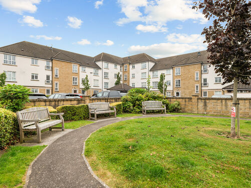Crown Crescent, Larbert, FK5 4XP