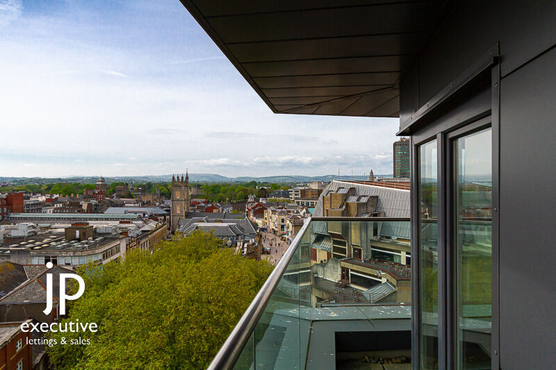 HAYES APARTMENTS CARDIFF CITY CENTRE FURNISHED/UNFURNISHED TWO BEDROOM PENTHOUSE WITH VIEWS OVER THE CITY CENTRE