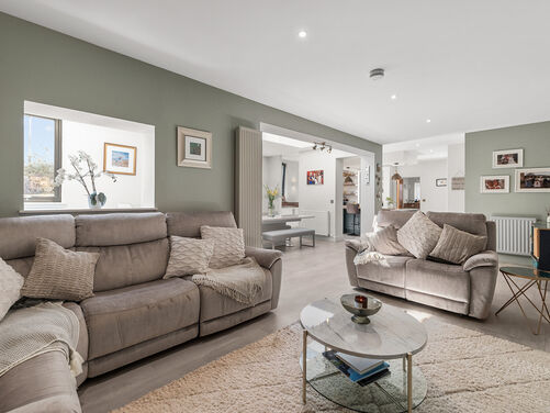 Macgregor Place, Larbert, FK2 8RJ