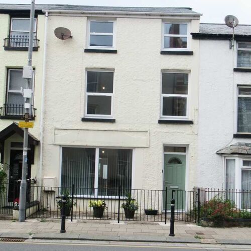 8 High St