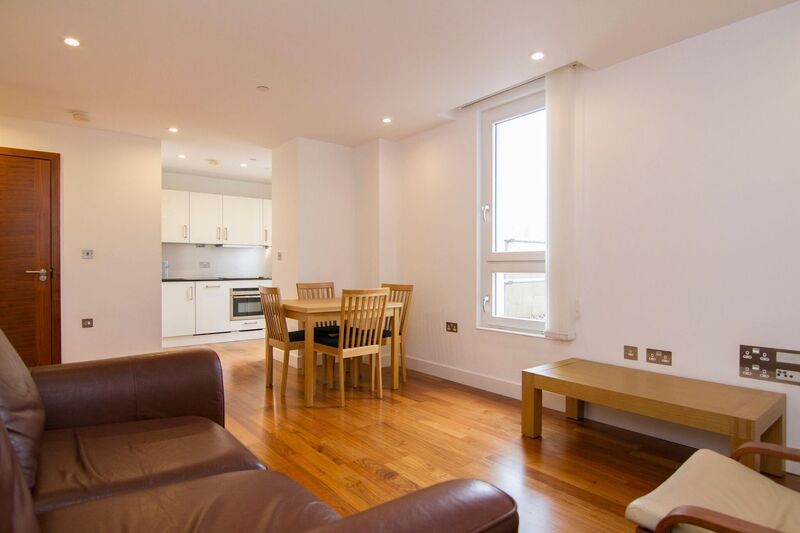 HAYES APARTMENTS CARDIFF CITY CENTRE FURNISHED ONE BEDROOM APARTMENT