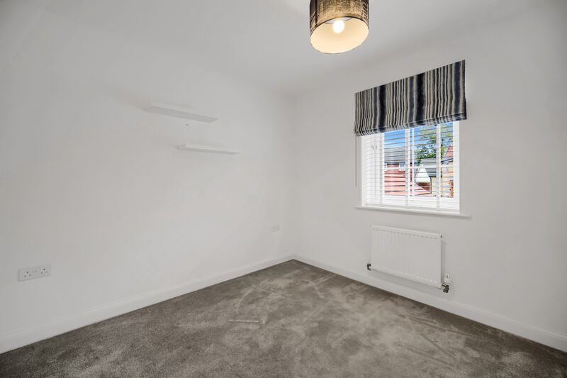 CLOS GLASCOED DINAS POWYS UNFURNISHED THREE BEDROOM DETACHED HOUSE WITH GARAGE 