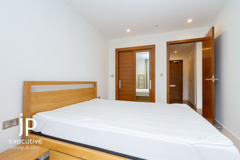 HAYES APARTMENTS CARDIFF CITY CENTRE FURNISHED ONE BEDROOM APARTMENT