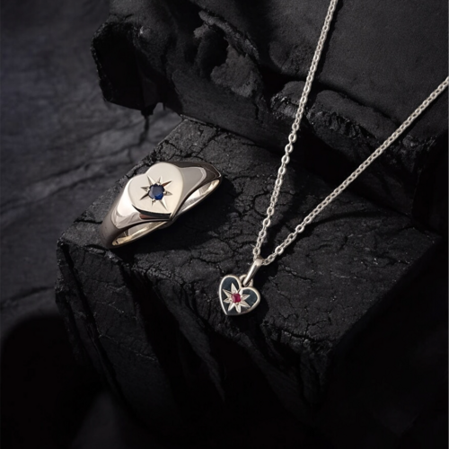 Star set sapphire sweetheart signet ring