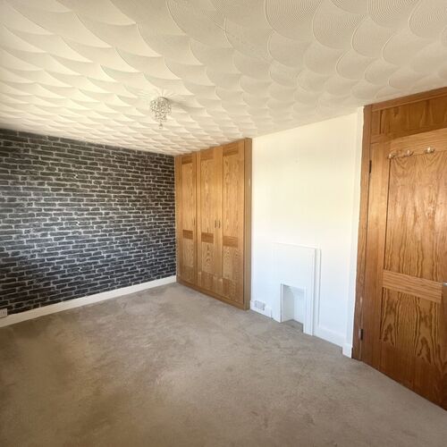 Winslade Avenue, Tonyrefail, CF39 8NW